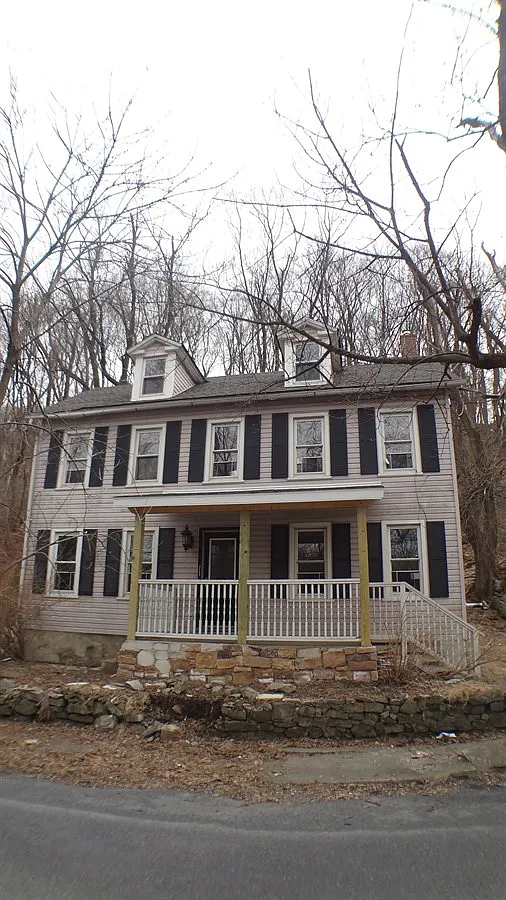 116 Main St photo 1