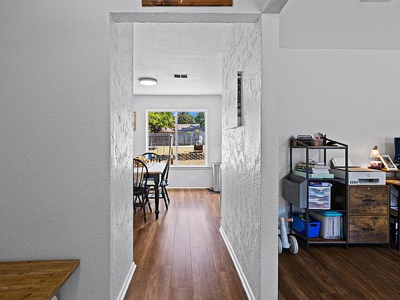 3rd image of 3712 Pratt Dr