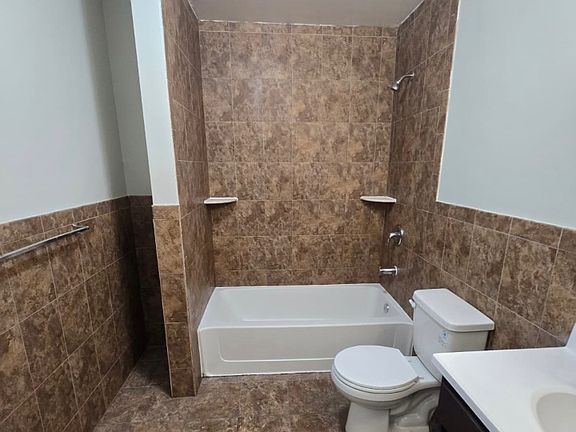 4th image of 493 Irvine Turner Blvd #4A
