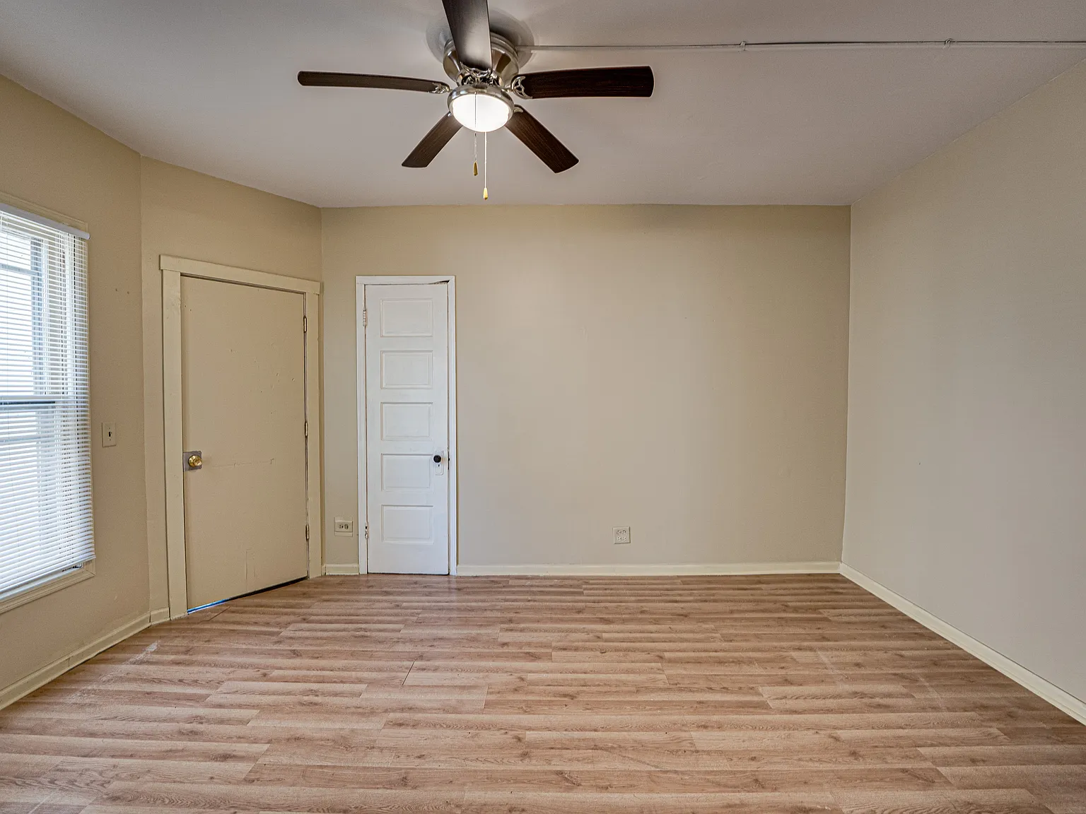 4 bed, 1200 sqft, $1,900 — Photo 4