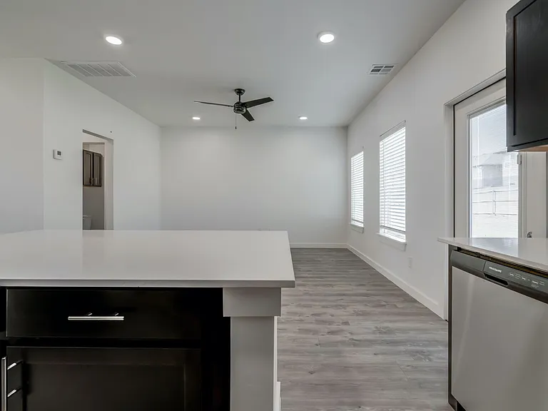 7901 NW 135th Ter — Photo 10