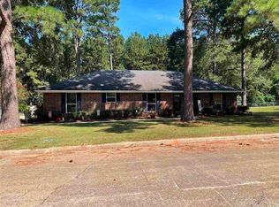 9 Cherrywood Dr, Magnolia, AR 71753