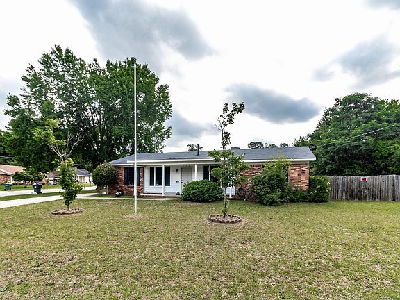 4th image of 702 Cottonwood Court