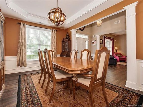 5th image of 9549 Oswald Ln
