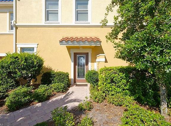 3rd image of 10330 Glastonbury Cir APT 102