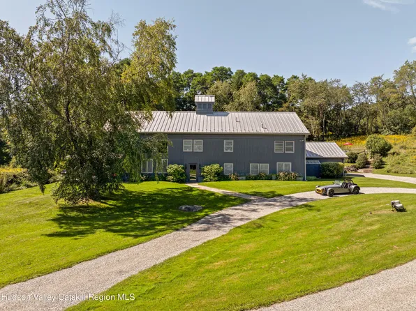 823 N Quaker Hill Road, Pawling, NY 12564