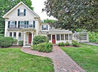 42 Lincoln St, Medway, MA 02053