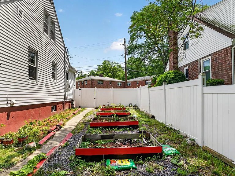 26 Beulah St — Photo 37