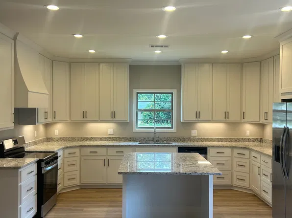 429 Patton Dr, Fulton, MS 38843
