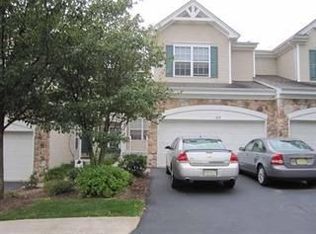 109 Wallace Ct #605, Green Brook, NJ 08812