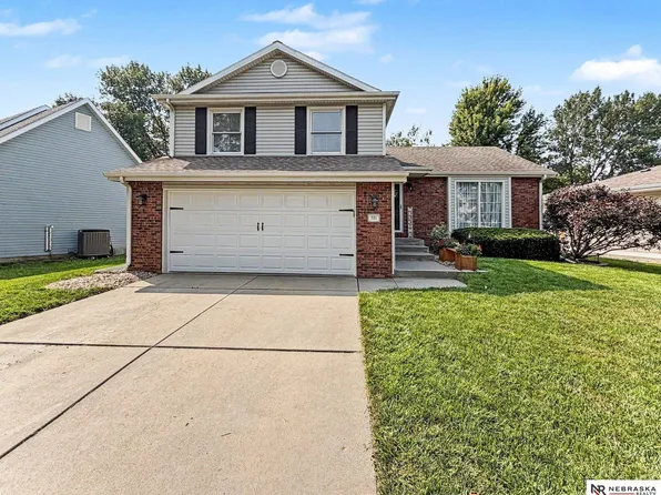 221 W Chadderton Dr, Lincoln, NE 68521