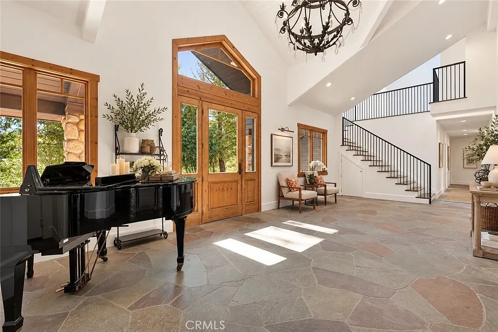 5 bed, 5259 sqft, $25,000 — Photo 3