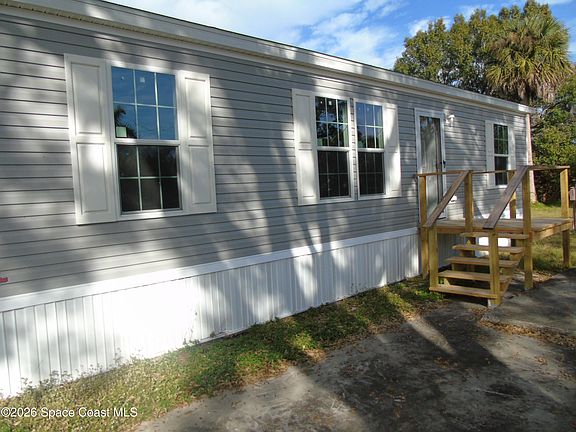 2nd image of 5 Annette Dr