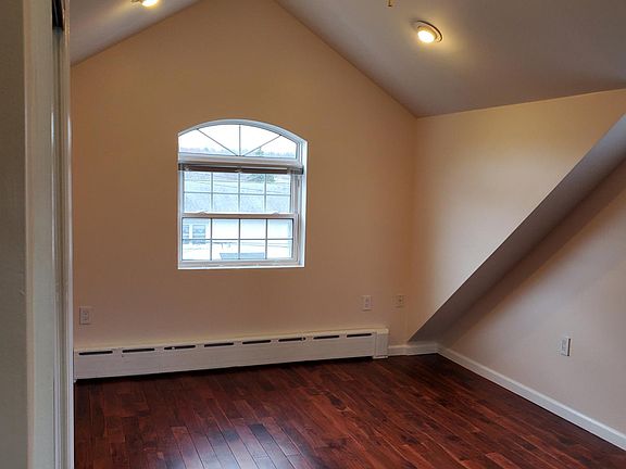 5th image of 27 Westview Ave #561