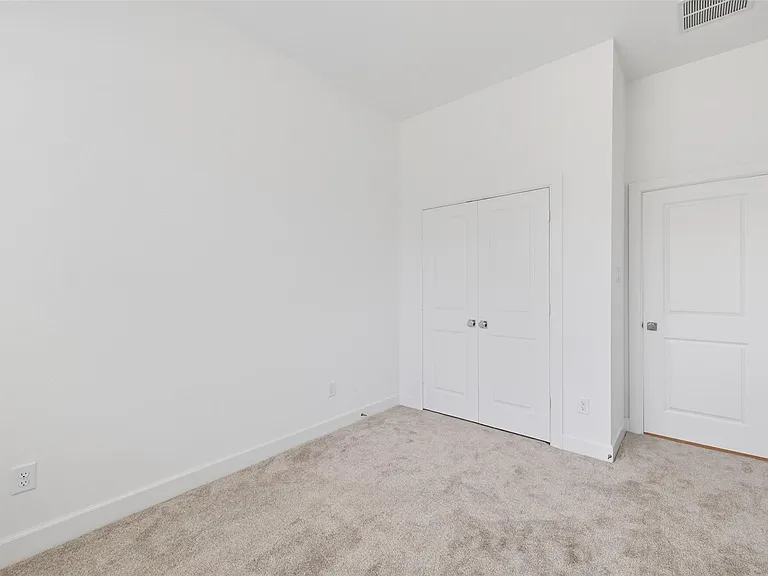 211 Amaranth Way — Photo 5