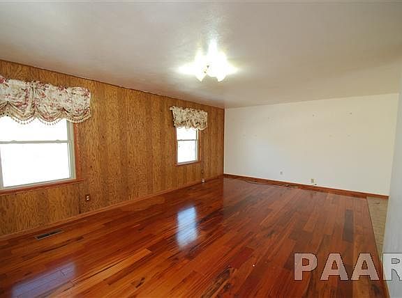 2nd image of 3721 N Molleck Dr