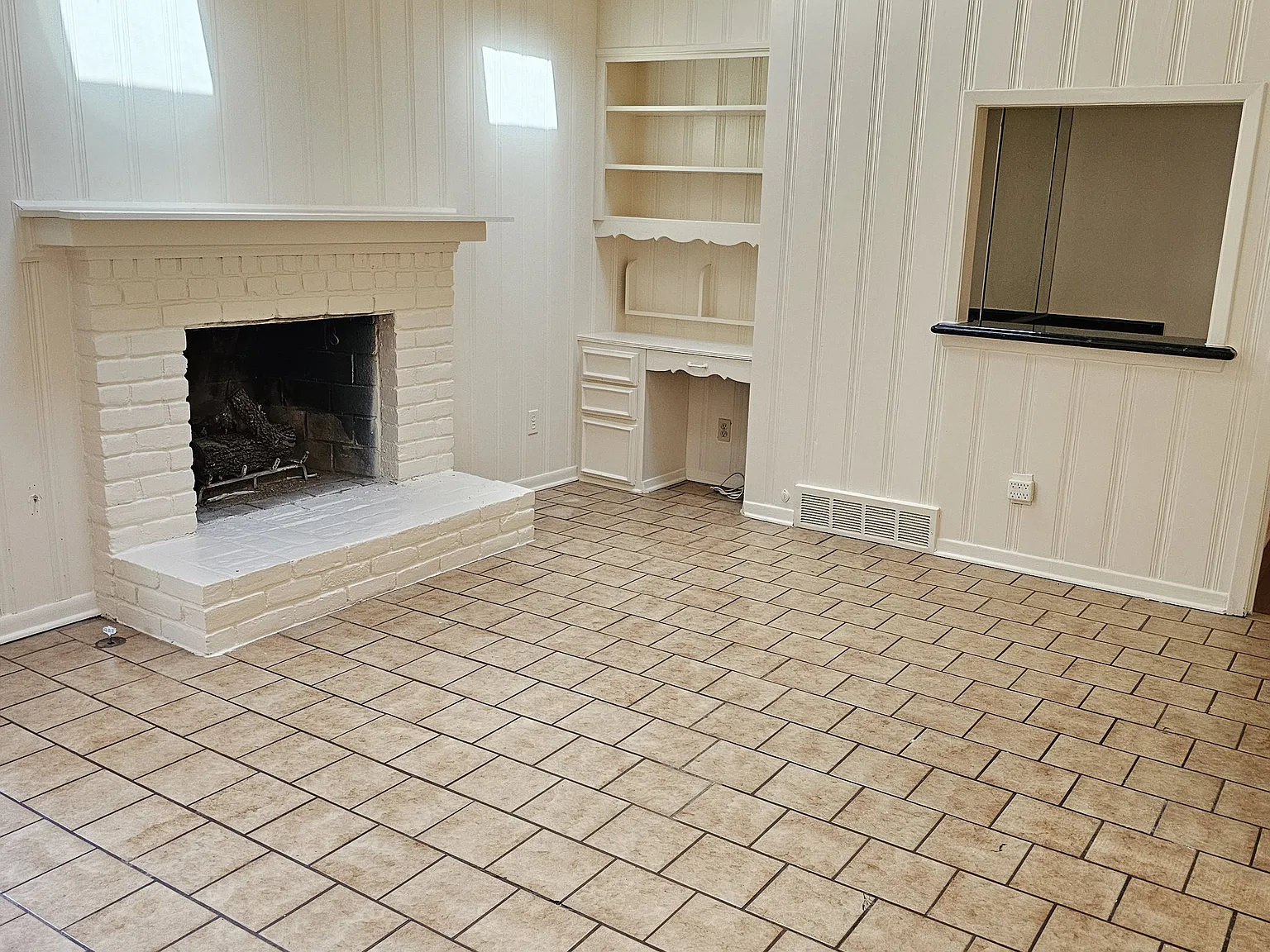 3 bed, 2075 sqft, $3,600 — Photo 2