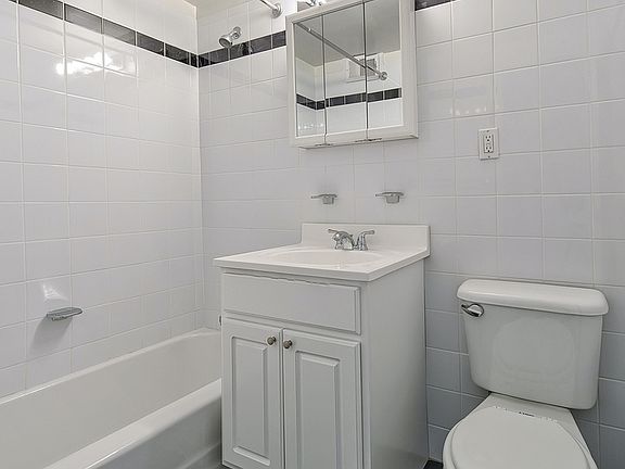 5th image of 305 E 86th St APT 9RW