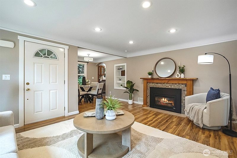 4th image of 8800 Ravenna Avenue NE