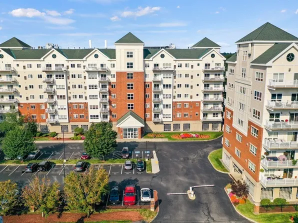 527 Pawtucket Blvd Unit 401, Lowell, MA 01854