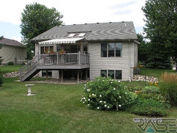 2nd image of 504 Brandenburg St