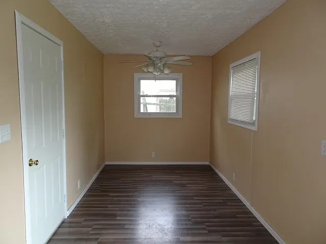 923 Fairwood Ave — Photo 4