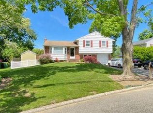 24 N Hill Dr, East Northport, NY 11731