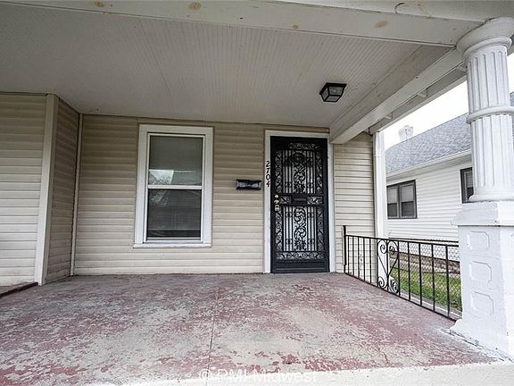 2nd image of 2704 Highland Pl