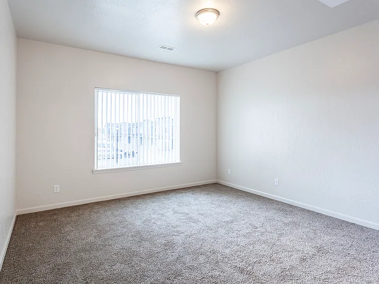 Prairie Pointe Apartments and Townhomes — Photo 103