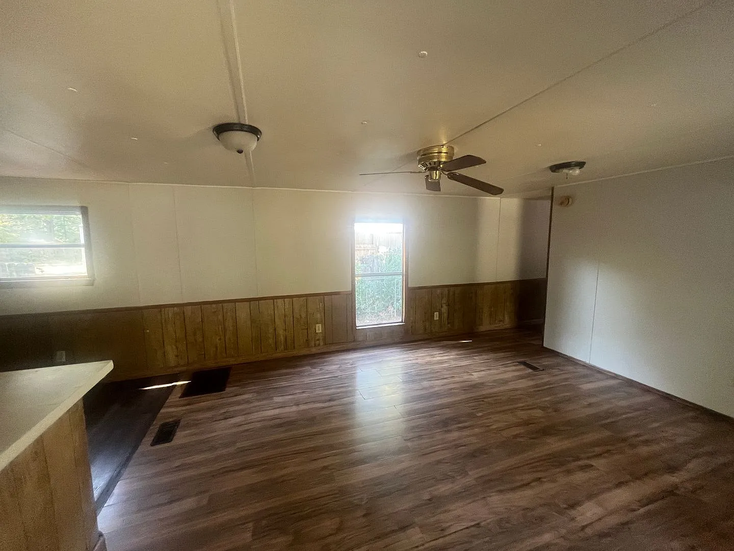 3 br 2 bath home on jacksonville — Photo 3