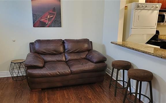 3rd image of 257 Cherokee St APT 4