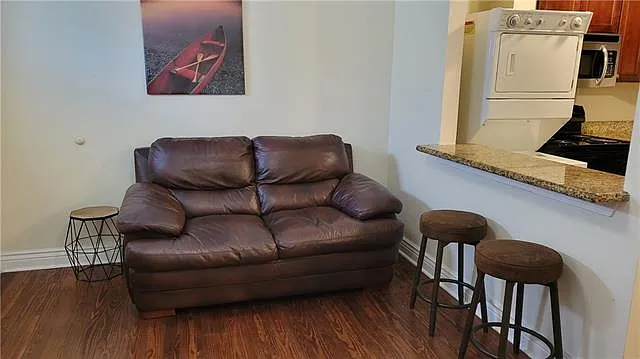 257 Cherokee St #4 — Photo 3