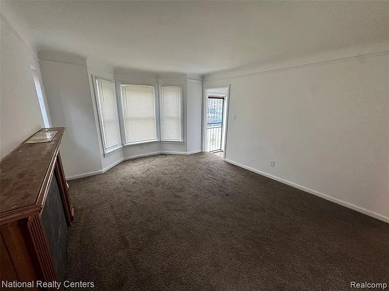 20134 Hanna St — Photo 4