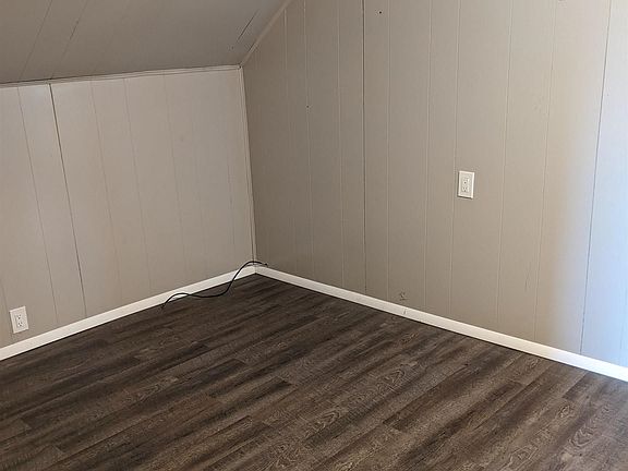 4th image of 406 Jennison St