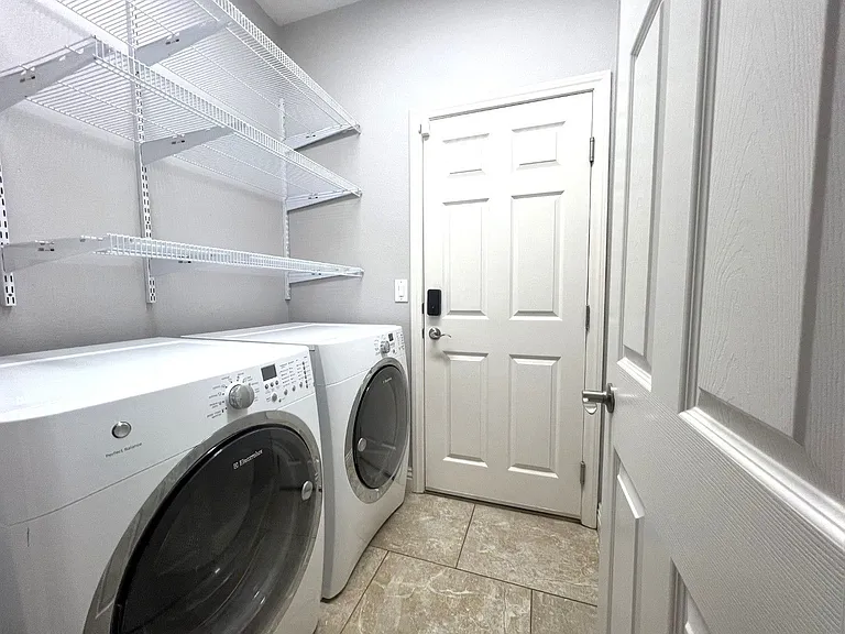 5923 Poplar Tree St — Photo 10