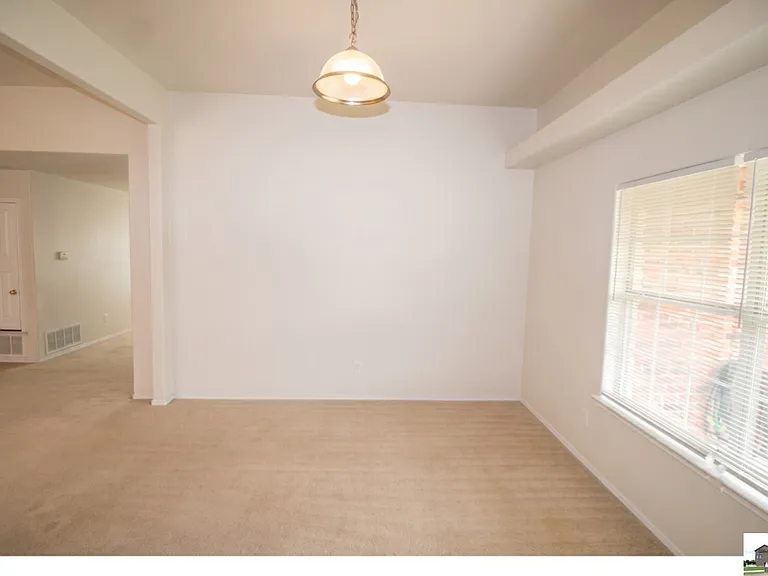 1906 Flagstaff Dr — Photo 7