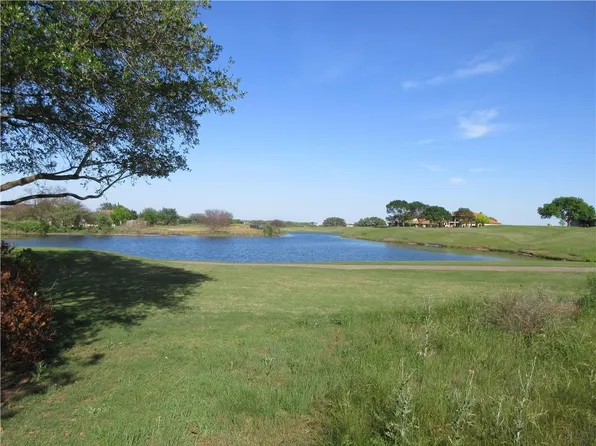 1905 Lauren Dr, Spicewood, TX 78669