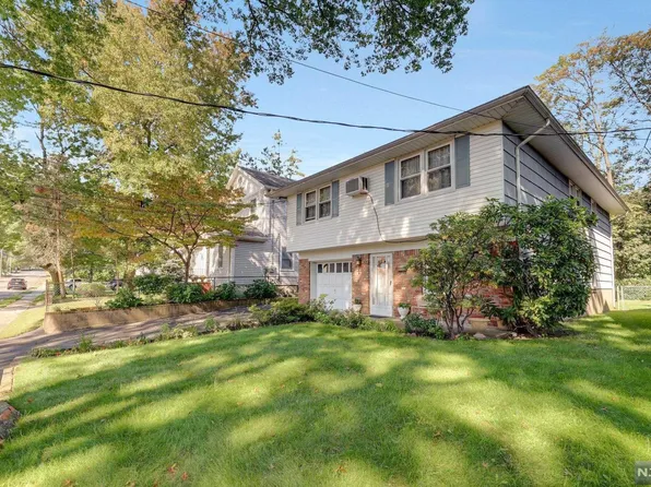 73 Columbus Dr, Tenafly, NJ 07670