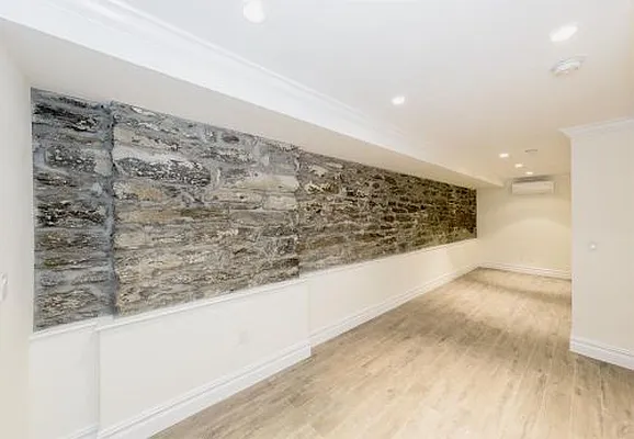 Rented by Icon Realty Management | media 28