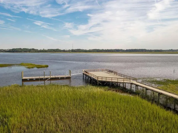 1052 Teracotta Dr, Charleston, SC 29407