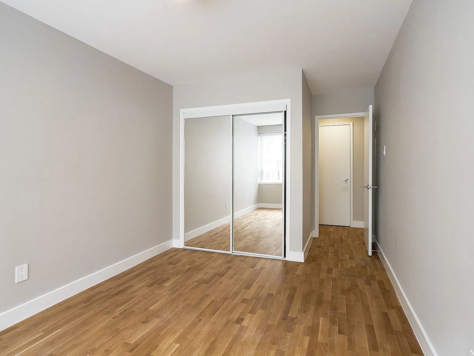 77 Spencer Avenue — Photo 2