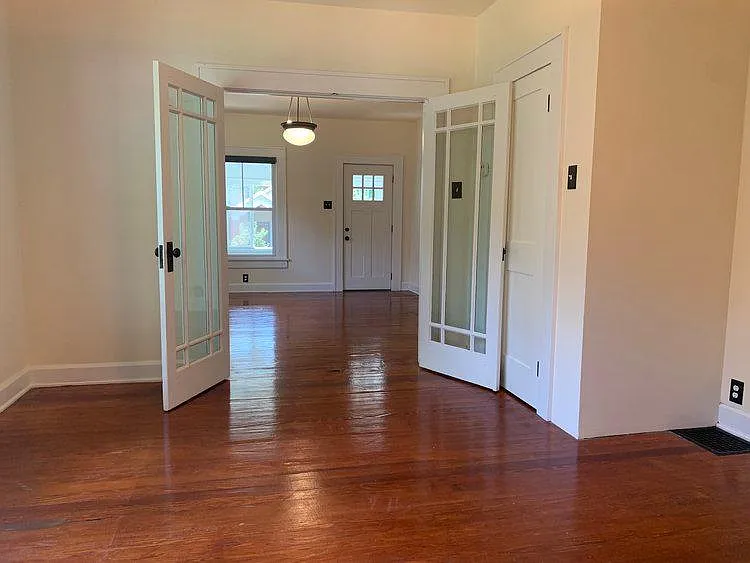 705 S Park Ave — Photo 9