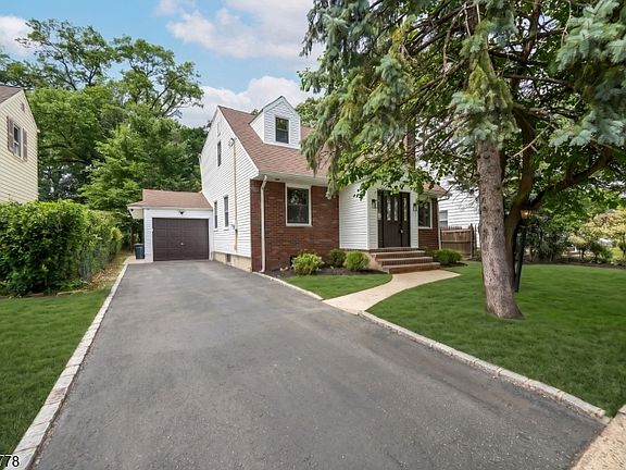 2nd image of 1324 Shetland Dr
