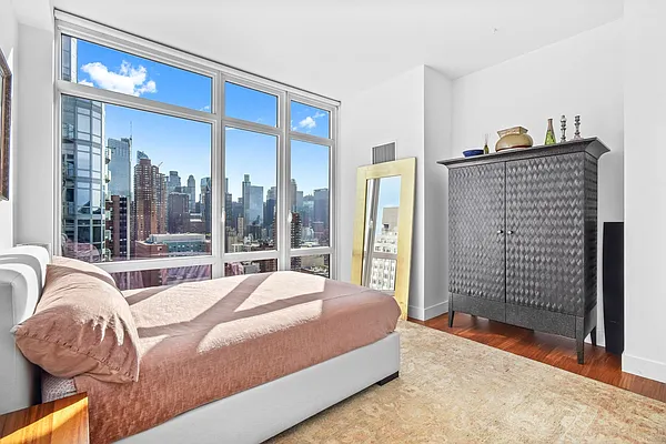 Rented by Compass | media 7