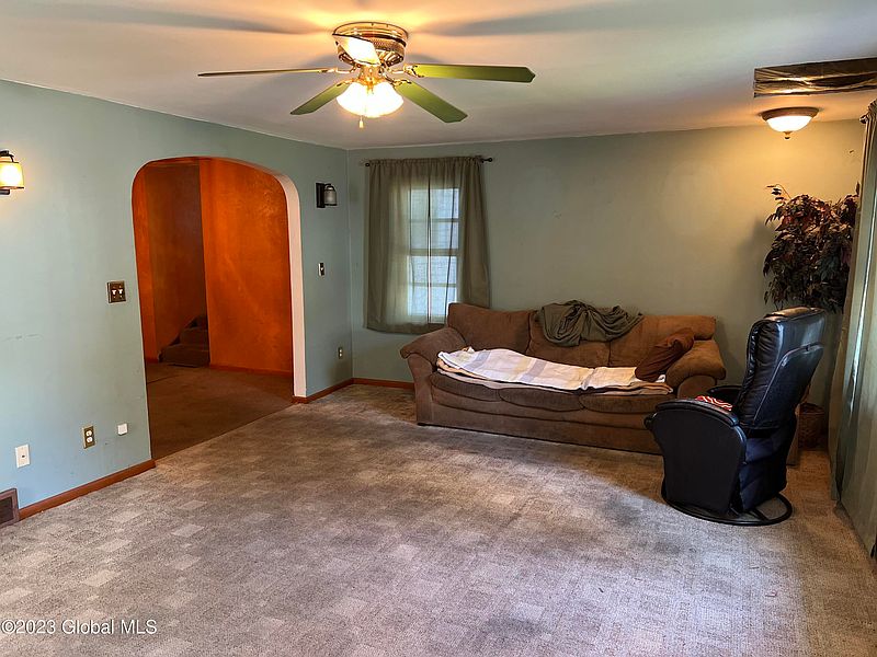 5th image of 12 Poplar Street