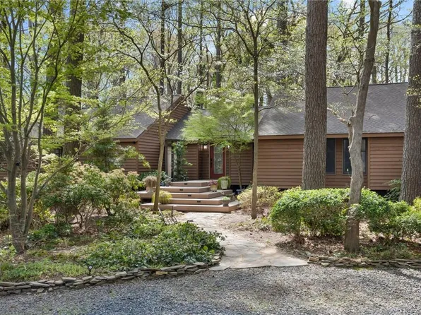 1312 Little Neck Rd, Virginia Beach, VA 23452