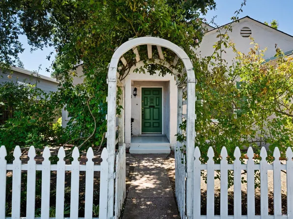 636 Dexter Street, Santa Rosa, CA 95404
