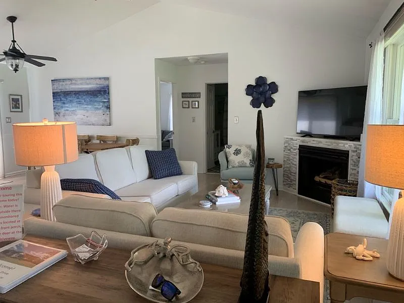 3 bed, 1486 sqft, $2,350 — Photo 3