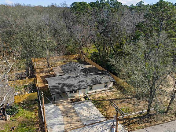 3rd image of 614 S Sun Camp Rd