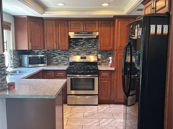 16045 Jackson Dr, Fontana, CA 92336